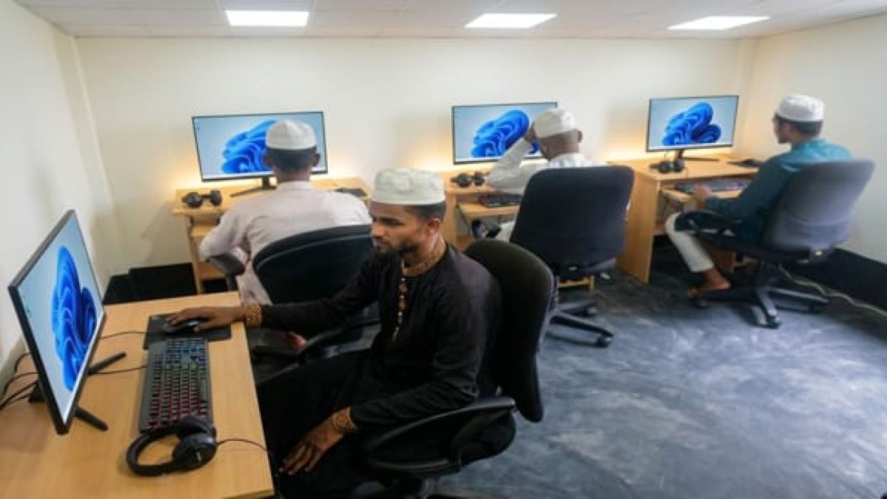 বিজয়ের মাসে কওমী মাদ্রাসার শিক্ষার্থীদের বড় সুখবর