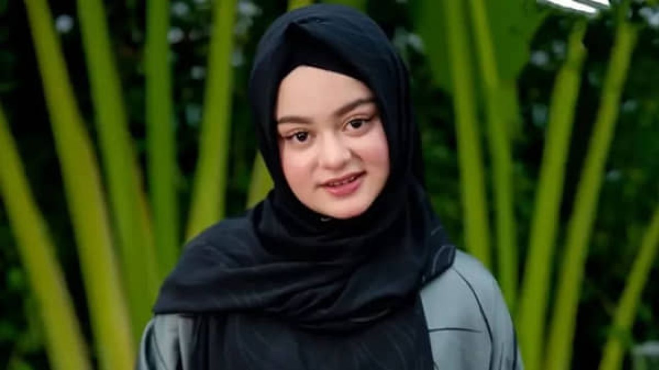 শোবিজকে বিদায় জানিয়ে বিবাহবন্ধনে আবদ্ধ সিমরিন লুবাবা