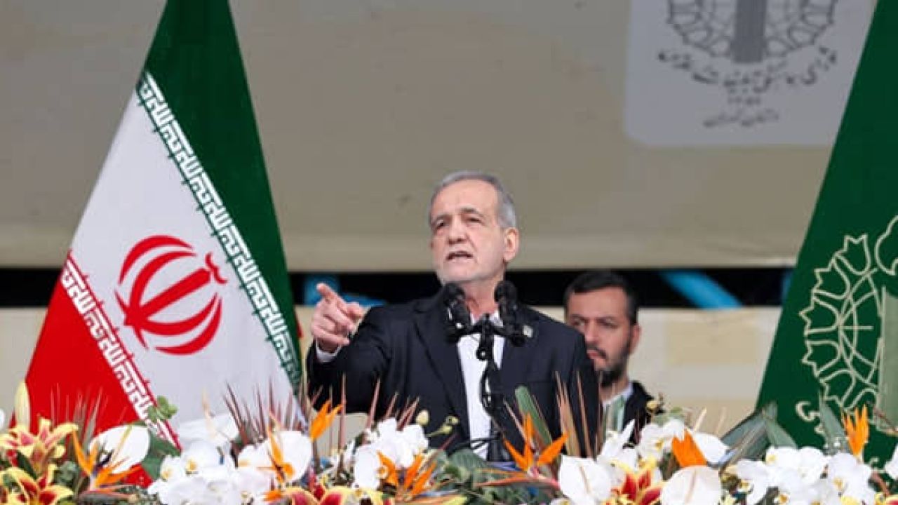 ইরানের প্রেসিডেন্টের হুঁশিয়ারি: ‘আমাদের আঙুল এখনো ট্রিগারে’