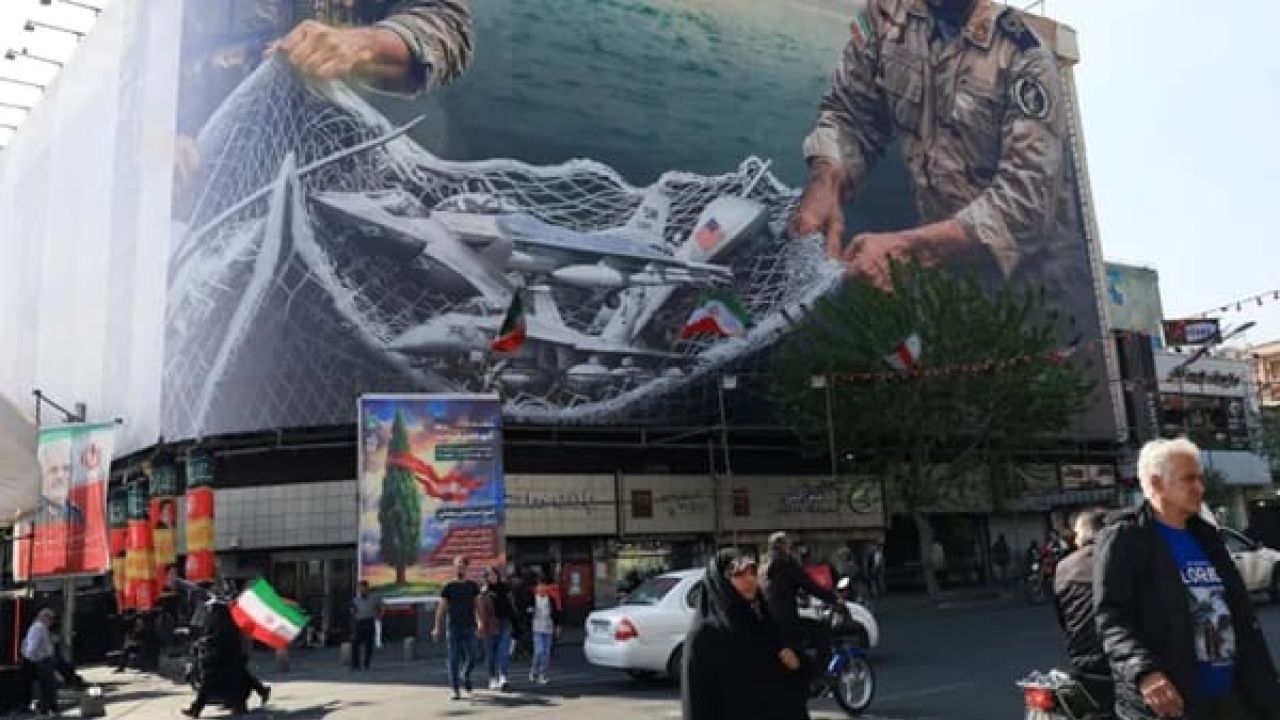 ‘বিশ্বাসভঙ্গের’ অভিযোগ এনে হরমুজ প্রণালি খোলার সিদ্ধান্ত থেকে সরে গেল ইরান