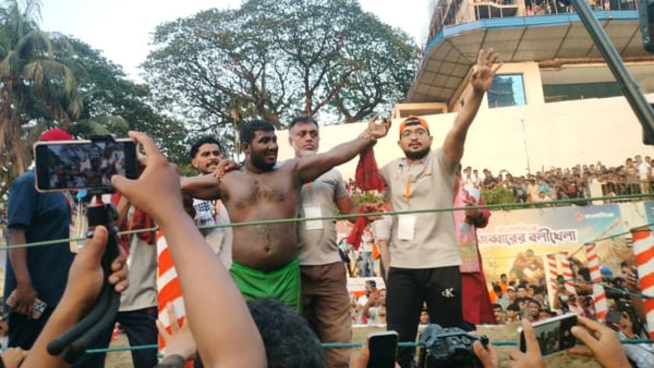  জব্বারের বলিখেলায় টানা তৃতীয়বারের মতো চ্যাম্পিয়ন বাঘা শরিফ