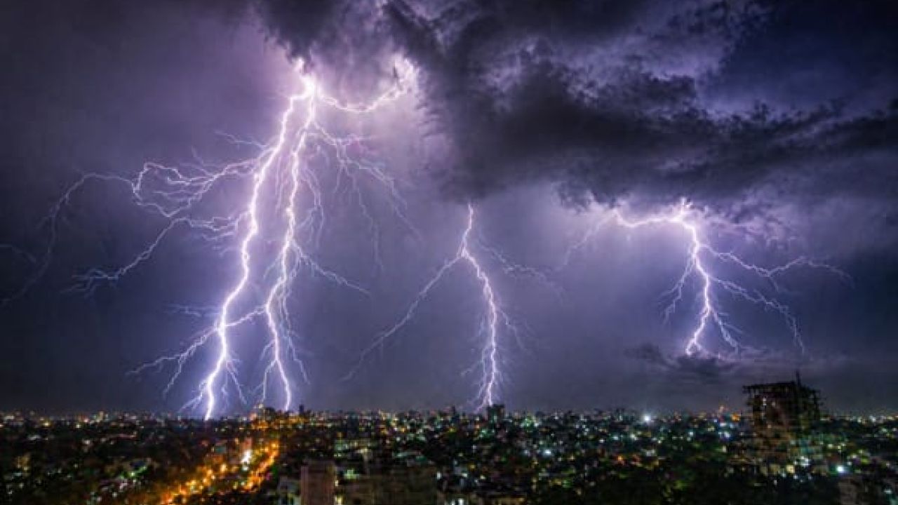 সাত জেলায় কালবৈশাখী ঝড় ও বজ্রপাতে ১৩ জনের মৃত্যু