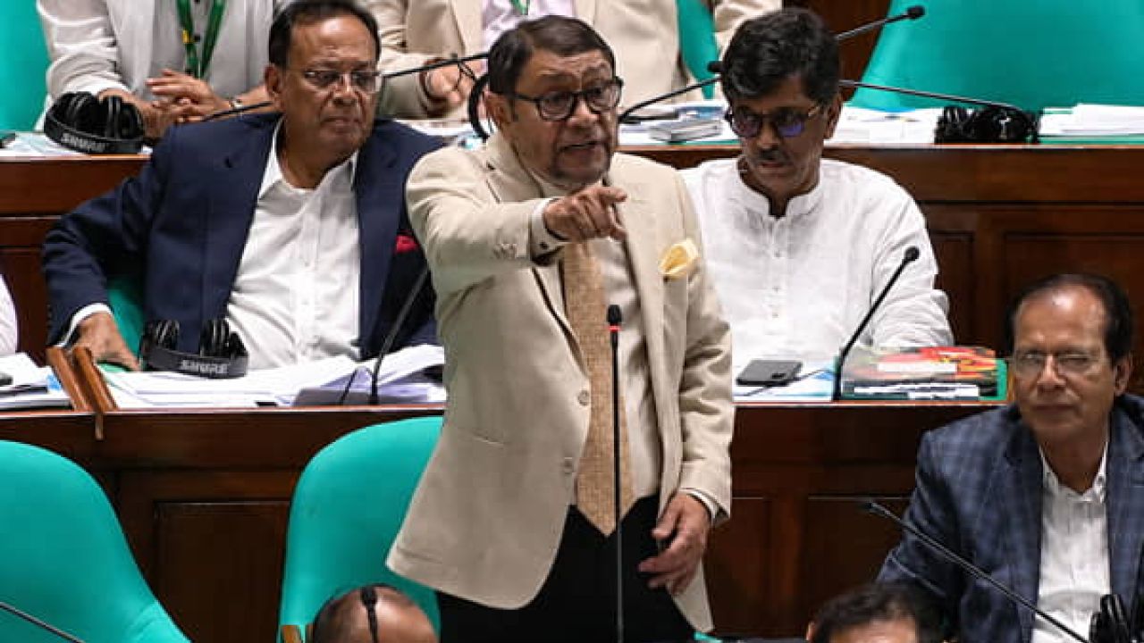 জামায়াতকে স্বাস্থ্যমন্ত্রীর ‘রাজাকার-আল শামস’ মন্তব্য, সংসদে উত্তাপ