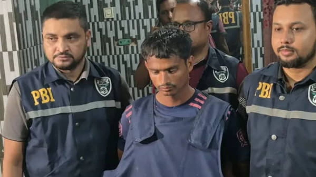 ফেনীতে প্রবাসীর স্ত্রী হত্যার রহস্য উদঘাটন, রাজমিস্ত্রি গ্রেপ্তার