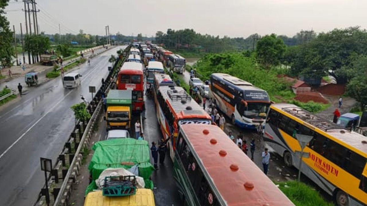 ঢাকা-টাঙ্গাইল-যমুনা সেতু মহাসড়কে ৪৫ কিলোমিটার যানজট
