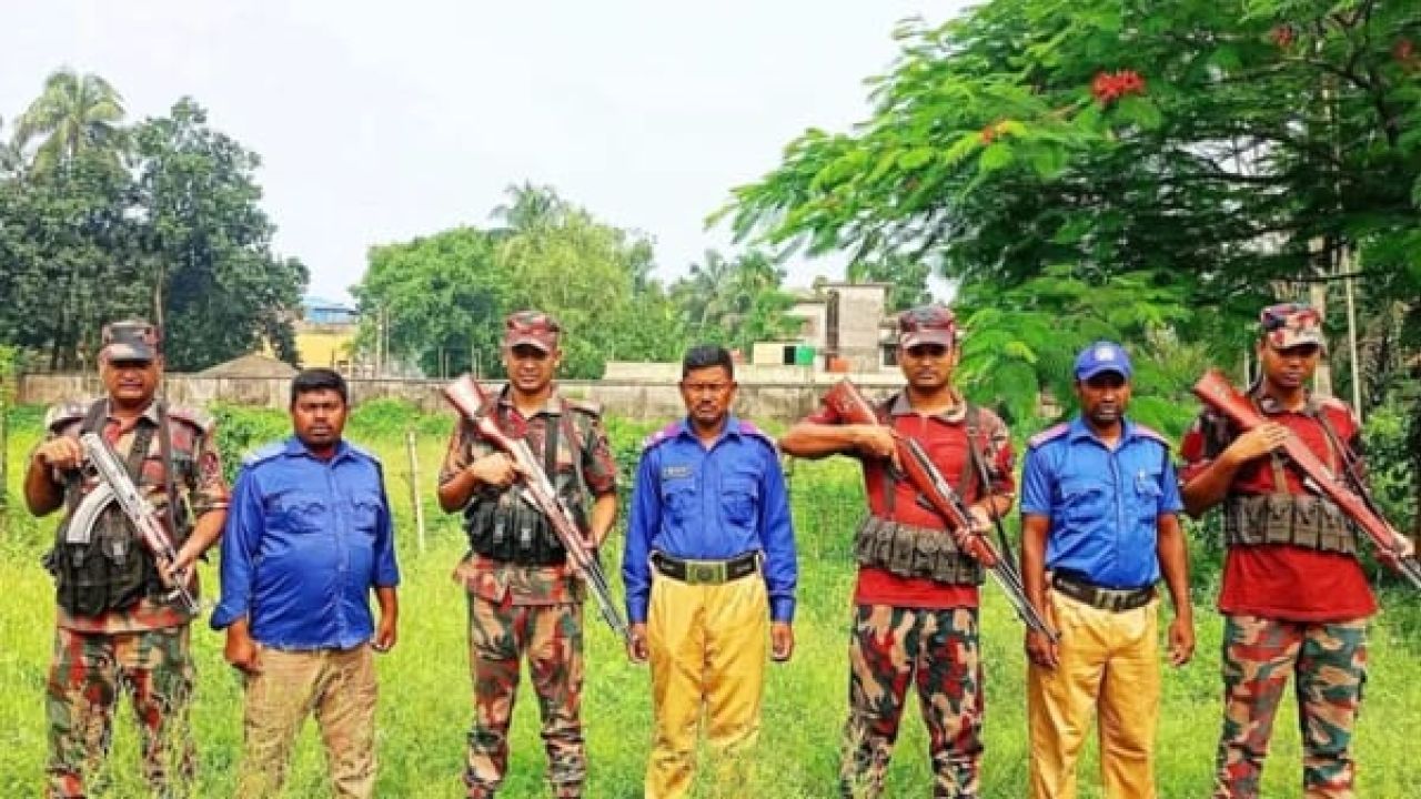 সীমান্ত পাহারায় বিজিবির সঙ্গী গ্রাম পুলিশ, বাড়তি নিরাপত্তায় স্বস্তি