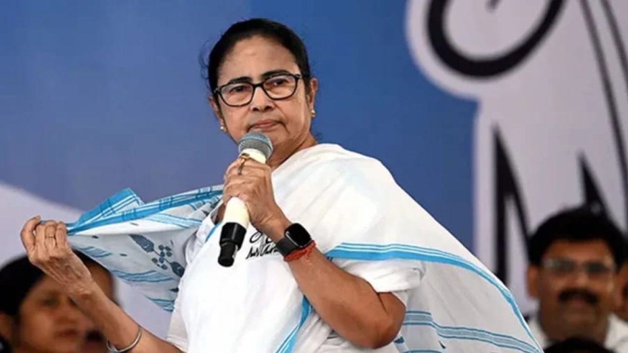 পশ্চিমবঙ্গে ভরাডুবির পর তৃণমূলে নতুন সংকট, এনডিএতে যাওয়ার আগ্রহ ১৯ সাংসদের
