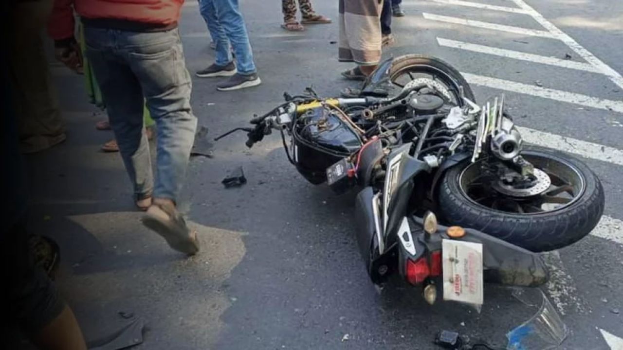  নোয়াখালীতে মোটরসাইকেল দুর্ঘটনায় আপন দুই ভাই নিহত