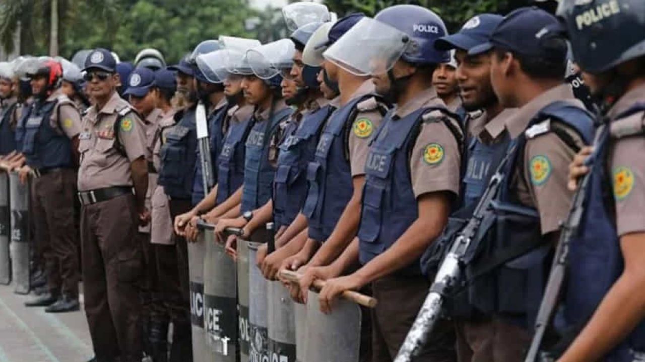 পুলিশের ইউনিফর্মে আবারও পরিবর্তন
