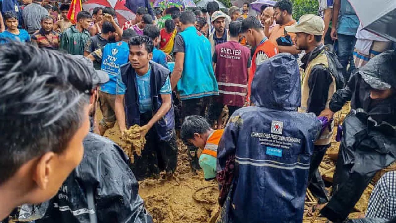 কক্সবাজারে রোহিঙ্গা ক্যাম্পে ভূমিধস, নিহত ৮