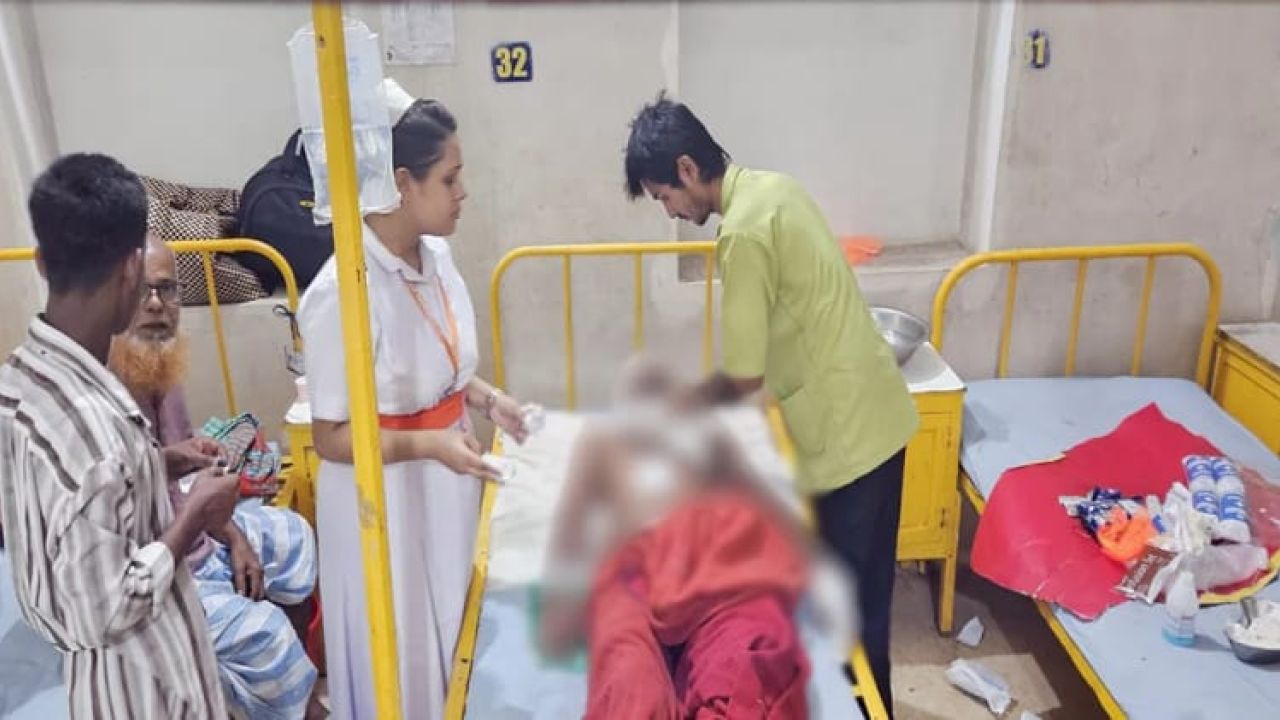 টাঙ্গাইলে পিকনিকের নৌকায় বিদ্যুৎস্পৃষ্ট হয়ে প্রাণ গেল দুই বন্ধুর