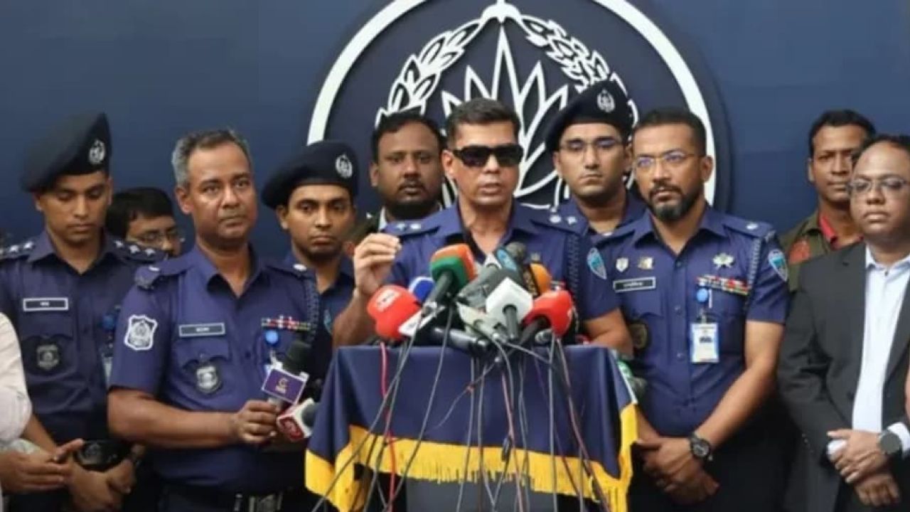 চট্টগ্রামে সন্ত্রাসী চক্রের শীর্ষ সদস্যসহ ৫ জন গ্রেপ্তার