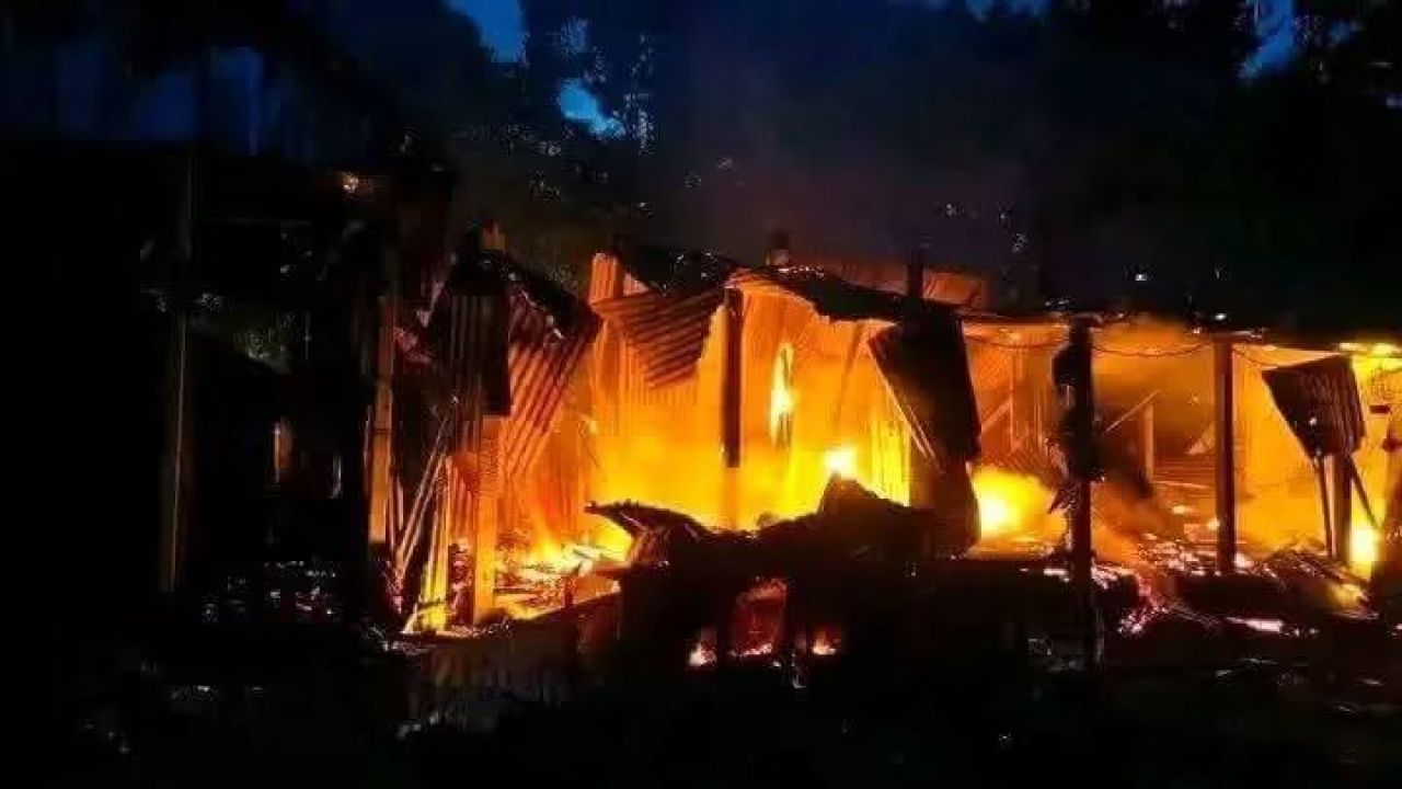গফরগাঁওয়ে ধর্ষণ মামলার আসামিদের বাড়িতে ভাঙচুর ও অগ্নিসংযোগ